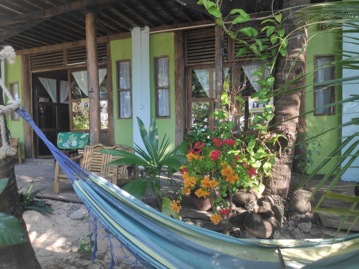 Oliver'S Laguna Eco Lodge Hotel نغابالي المظهر الخارجي الصورة