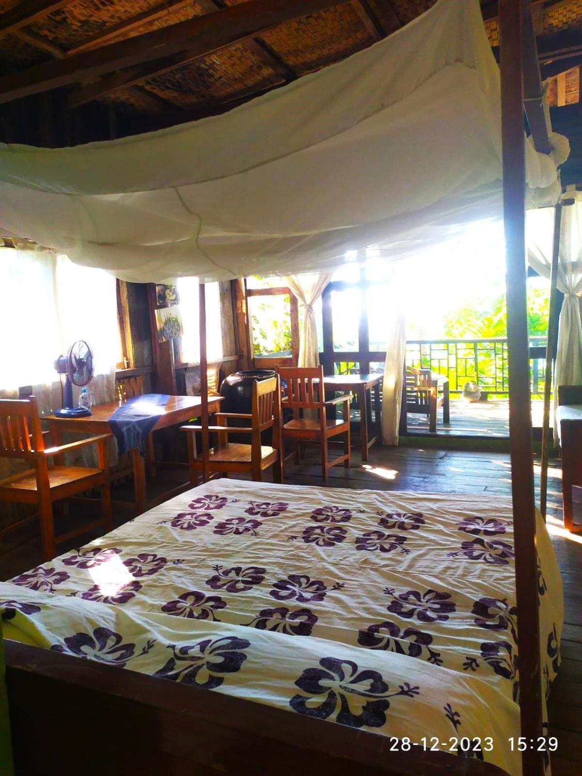 Oliver'S Laguna Eco Lodge Hotel نغابالي المظهر الخارجي الصورة