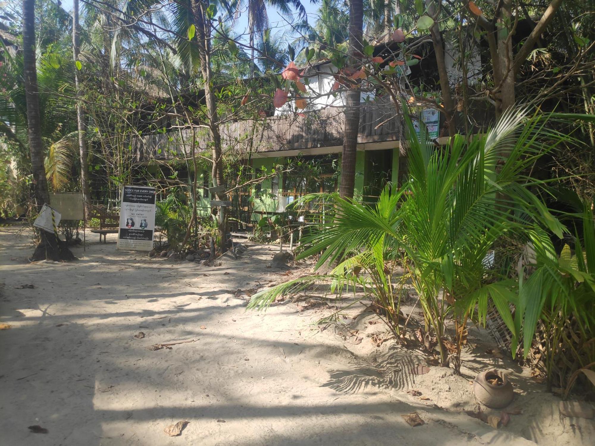 Oliver'S Laguna Eco Lodge Hotel نغابالي المظهر الخارجي الصورة
