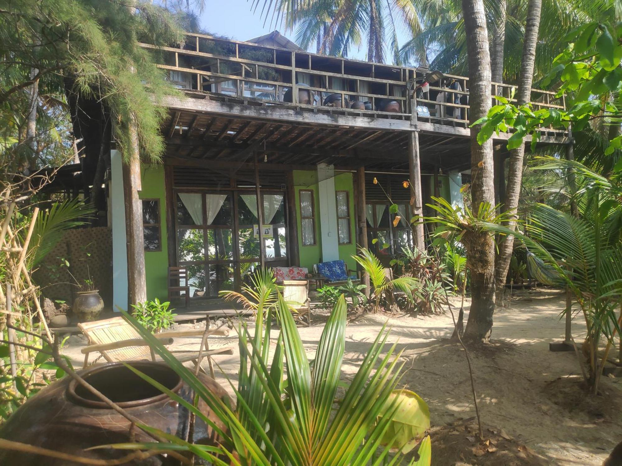 Oliver'S Laguna Eco Lodge Hotel نغابالي المظهر الخارجي الصورة