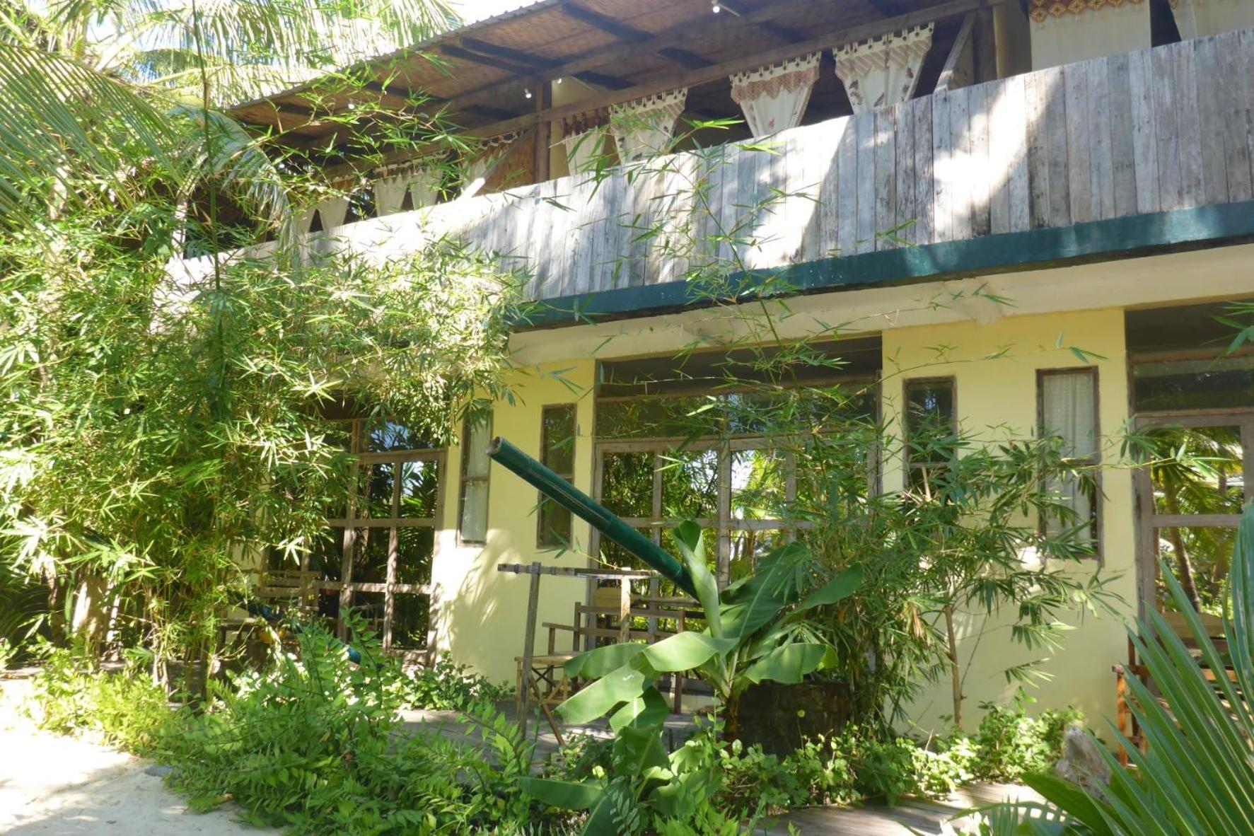 Oliver'S Laguna Eco Lodge Hotel نغابالي المظهر الخارجي الصورة