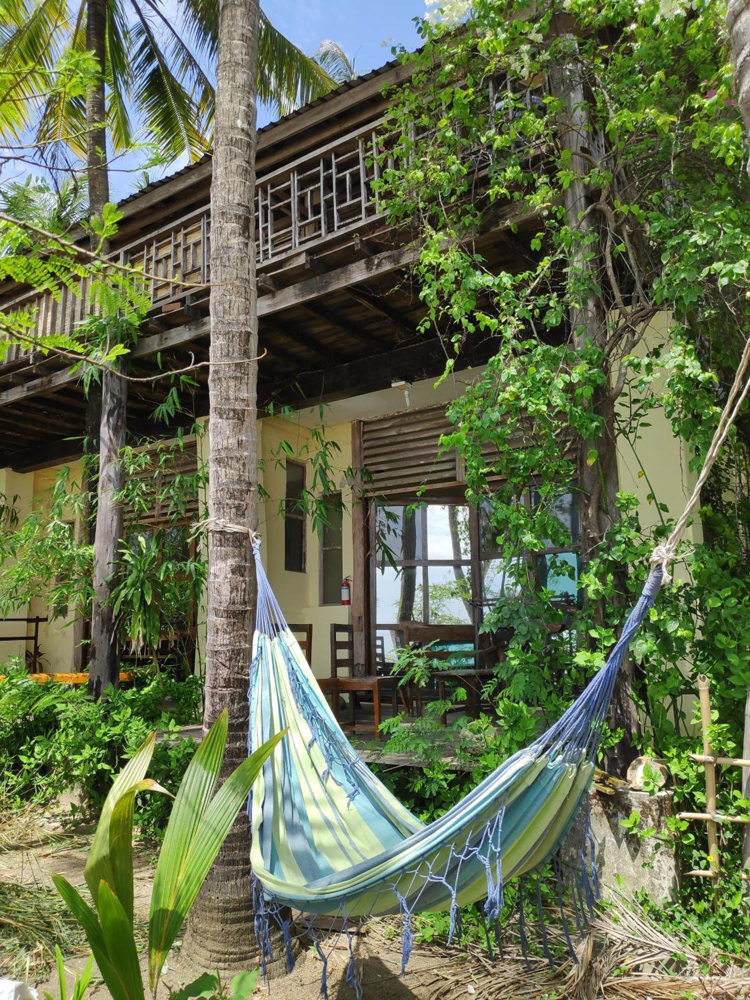 Oliver'S Laguna Eco Lodge Hotel نغابالي المظهر الخارجي الصورة